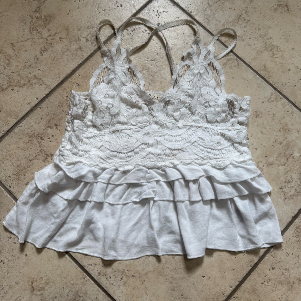 POL White Lace Ruffle Crop Top